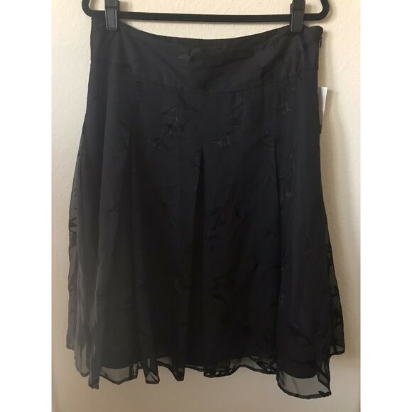 Hillard & Hanson Dresses & Skirts - Hillard & Hanson Black Floral Lined Pleated A Line Women’s Skirt Size 12